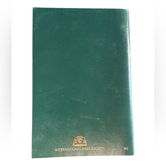 Holy Bible New International Version (NIV) Large Print - Picture 2 of 8